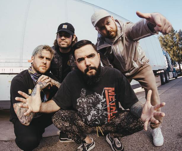 A DAY TO REMEMBER ПРИВЛЯКОХА MARK HOPPUS ОТ BLINK-182 ЗА НОВАТА ВЕРСИЯ НА “RE-ENTRY”