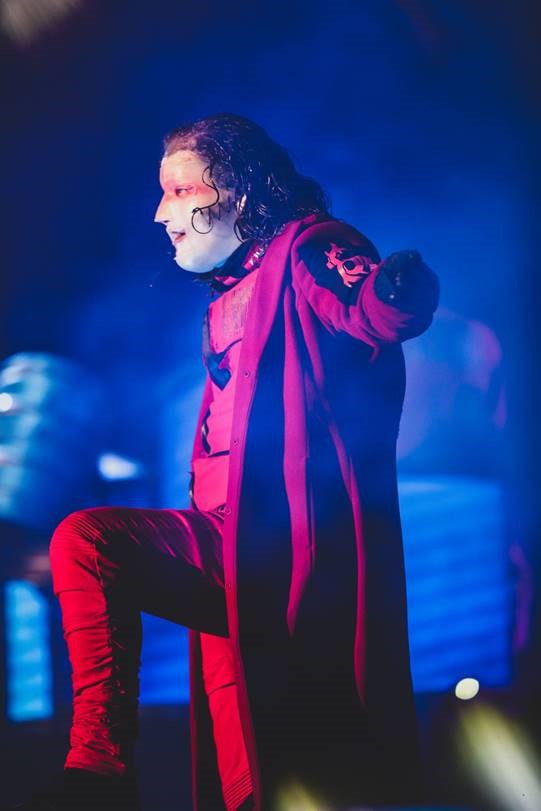 COREY TAYLOR  ОТ SLIPKNOT &  STONE SOUR ОБЕДИНЯВА СИЛИ С EBAY ЗА БЛАГОТВОРИТЕЛЕН ТЪРГ ЗА ПОДПИСАНИ КИТАРИ ОТ ЛИЧНА КОЛЕКЦИЯ 