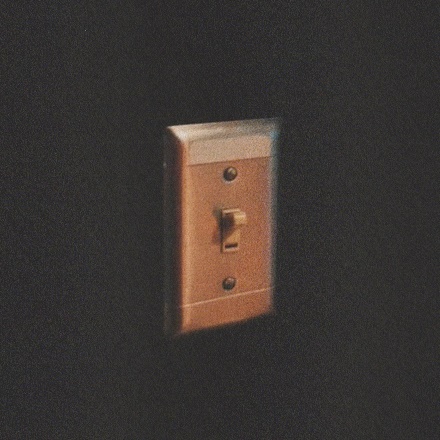 CHARLIE PUTH РАЗКРИ НЕТЪРПЕЛИВО ОЧАКВАНИЯ СИНГЪЛ  “LIGHT SWITCH” ОТ ПРЕДСТОЯЩИЯ СИ АЛБУМ CHARLIE 