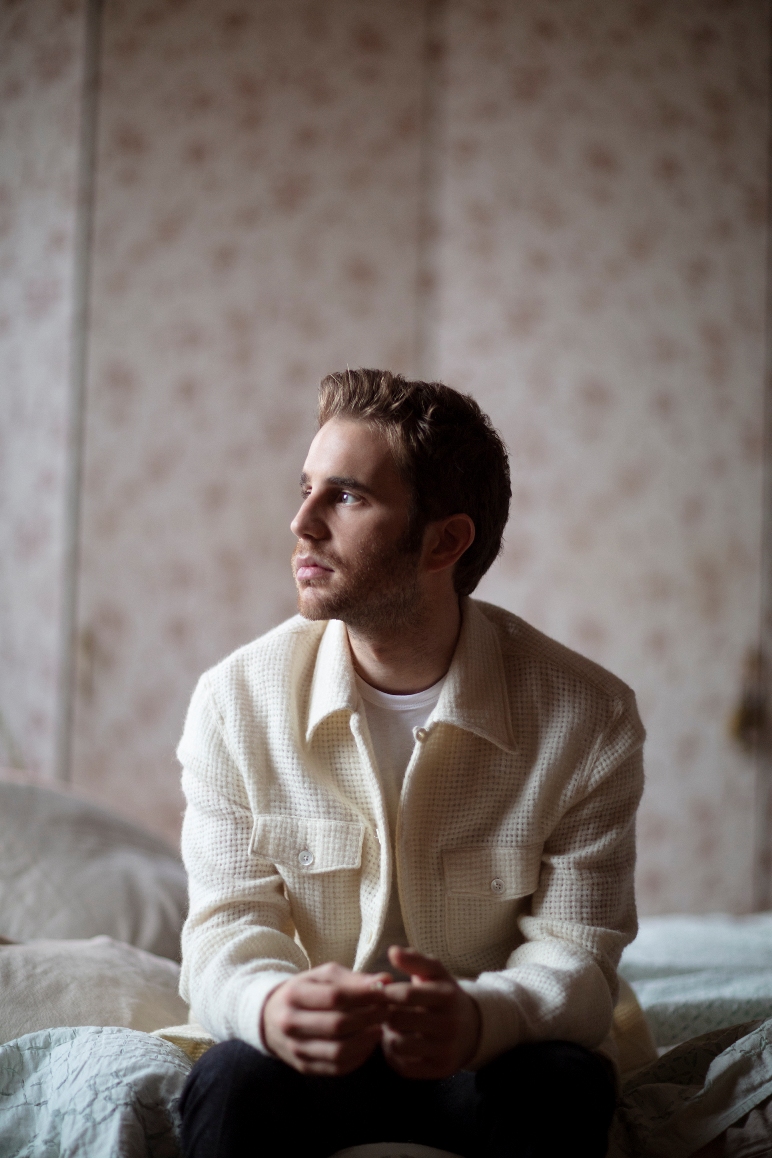 is ben platt related to oliver platt - Ilustrasi 2