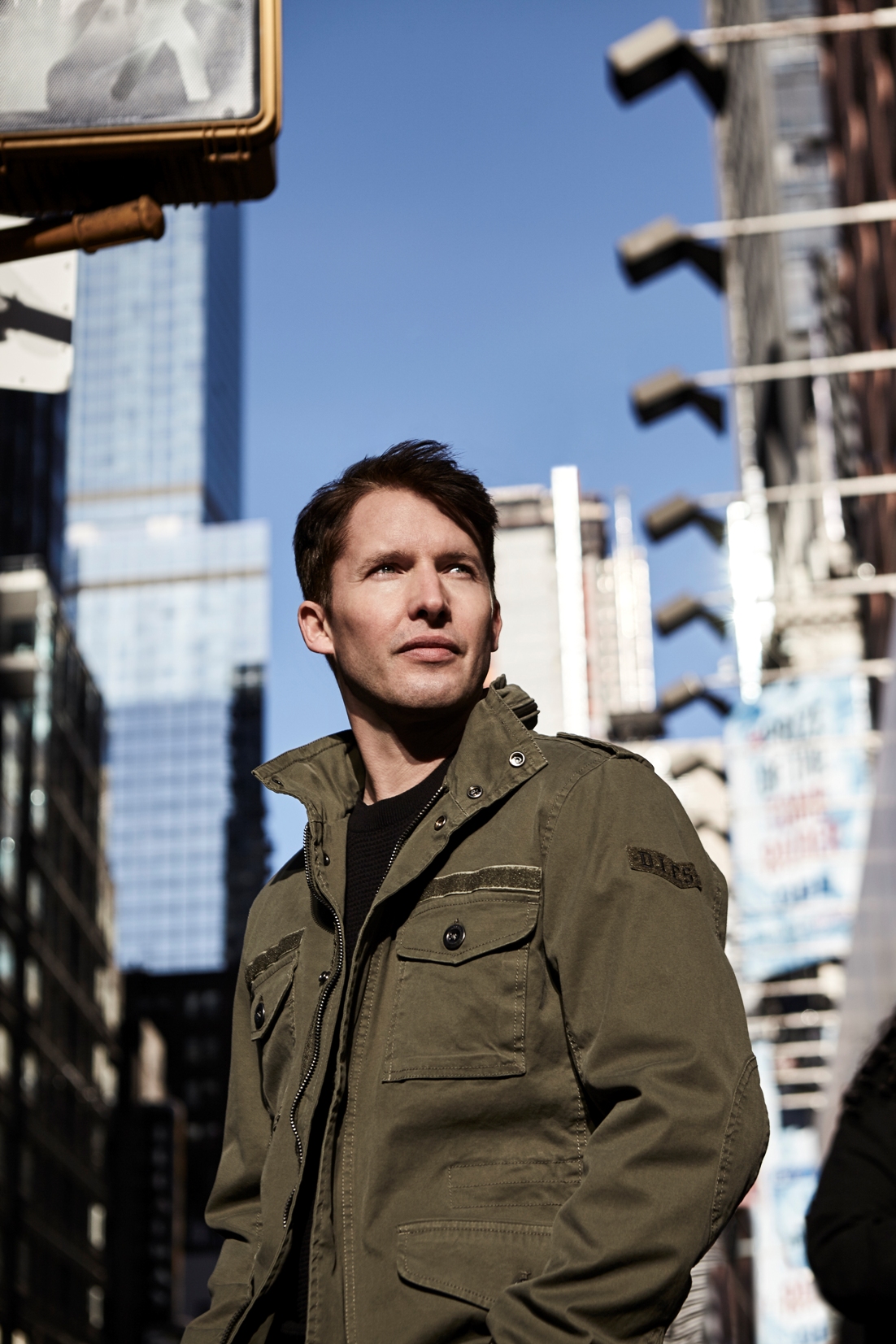 James Blunt подготви акустично изпълнение на последния си сингъл ‘Cold’
