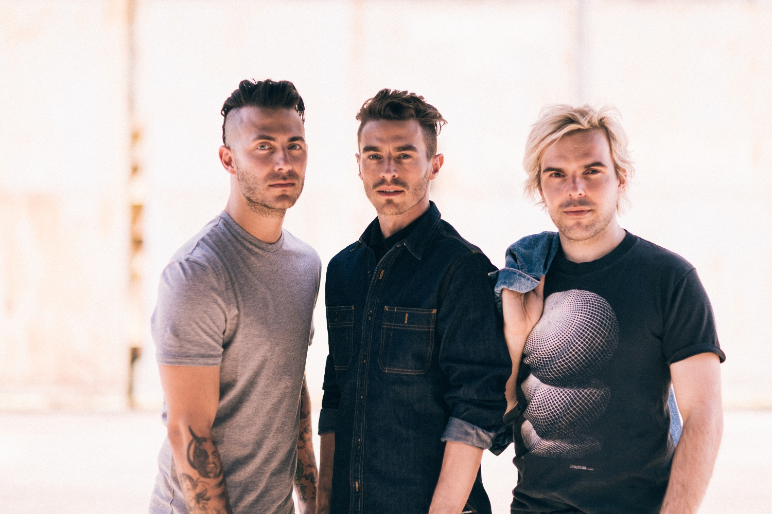 New Politics споделиха новото си заразно парче