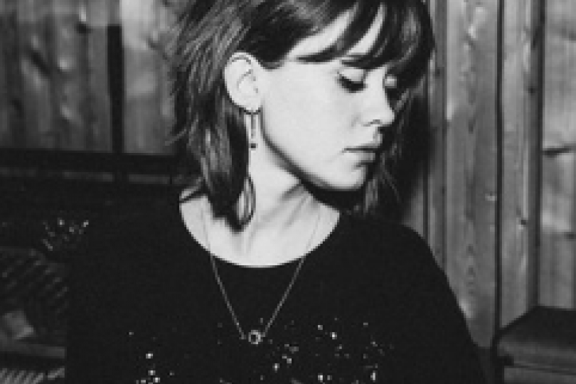 Maisie Peters - Daydreams - Lyric Video