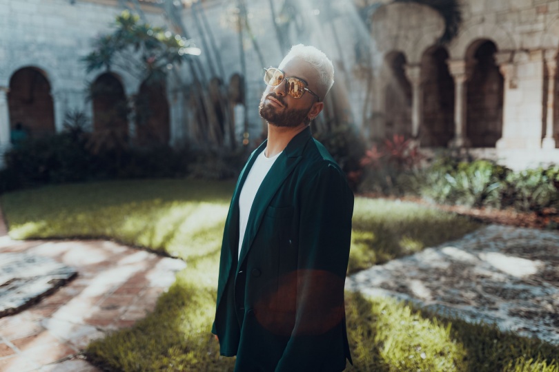 Maluma - Hawái (Official Video)